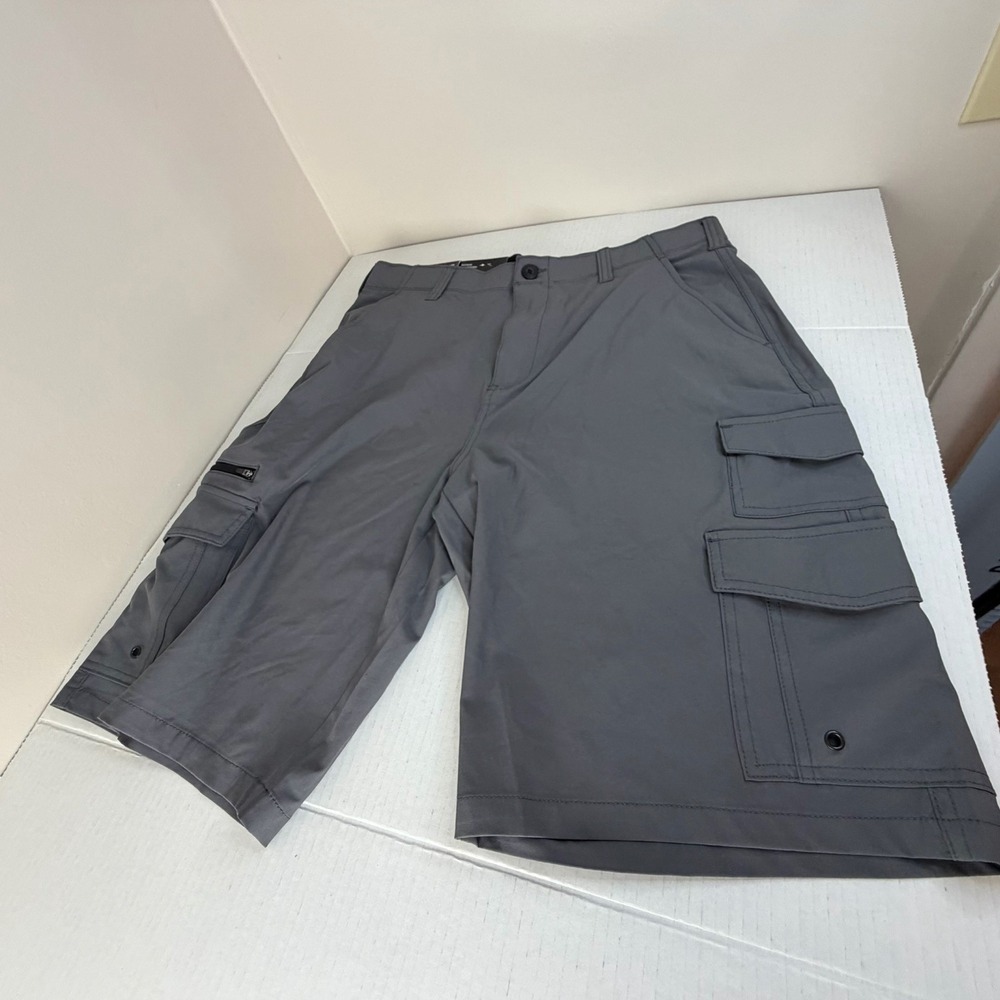 Iron Co. Stretch Tech Shorts Men's 34 Grey Hound Cargo Pockets Flex Waist Band‎